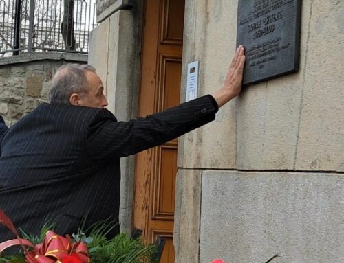 Članovi Vlade dr Zorana Đinđića položili venac u dvorištu Vlade